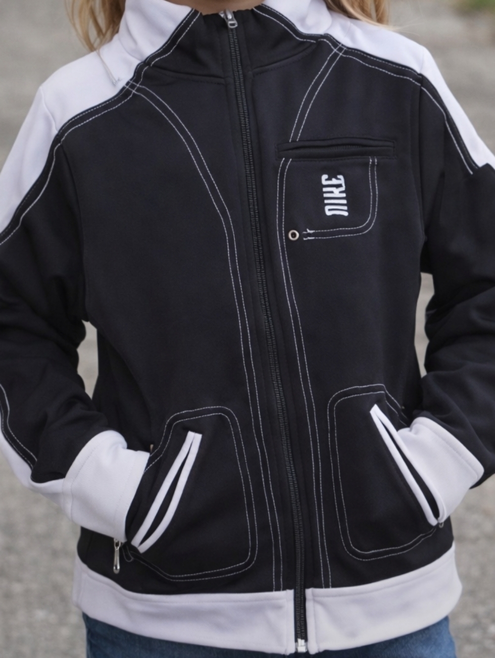 Nike Vintage Black & White Zip-Up Track Jacket Jr Xl